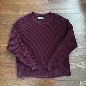 women’s burgundy Hollister sweater!